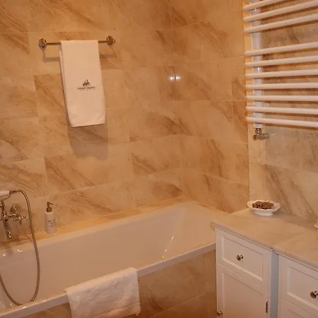La Roche Exquisite *