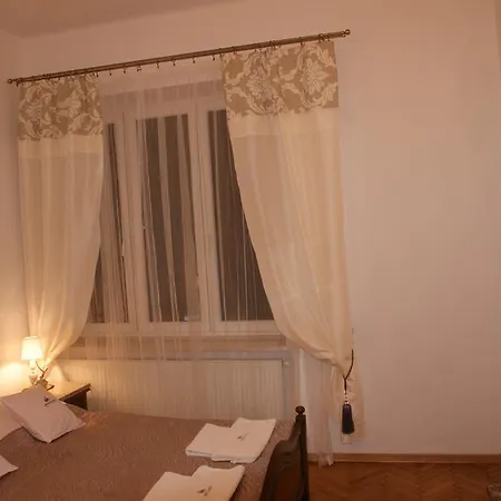 La Roche Exquisite * Cracovie